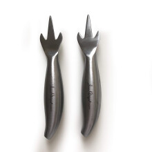 Corn on The Cob Skewers - Set of 2 Stainless Steel Corn on The Cob Holders/Forks, Sweetcorn Holders with a Secure Triple-Pronged Design & Study