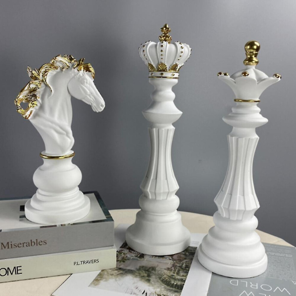 ( King) Chess King Queen Knight Resin Crafts International Chess Statue Sculpture White