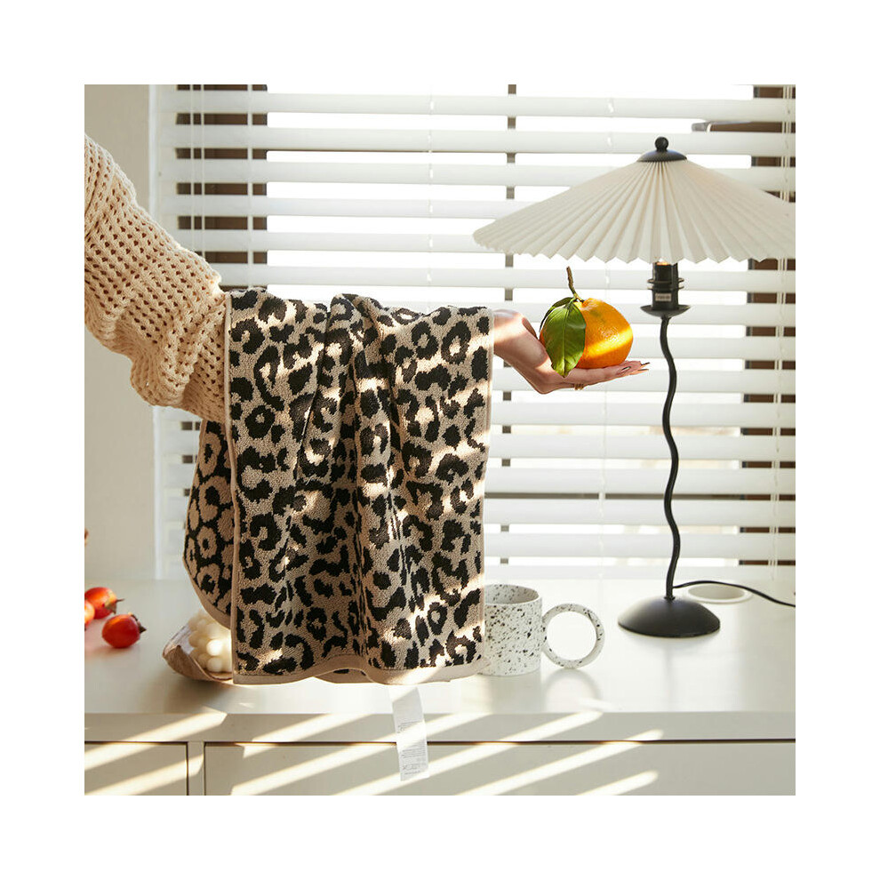 (Beige, 34 * 35 60g) Combed Cotton Towel Set With Retro Romantic Leopard Print, All Cotton Towel For Bathing, Bath, Beach Towel-image-OPC-PDXHPZR-NEW