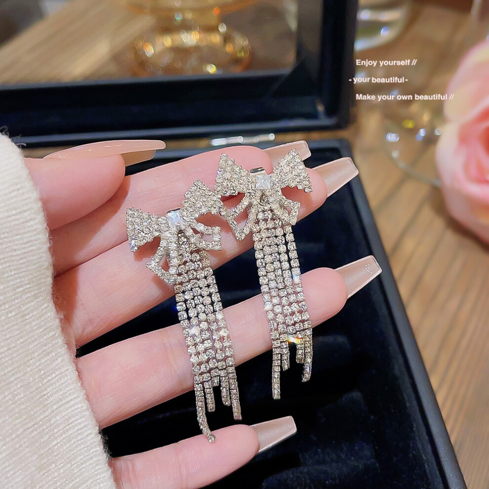 (E0034 Silver Needle) S925 silver needle fashion tassel earrings Korean high-end pearl earrings temperament earrings light luxury niche jewelry for wo