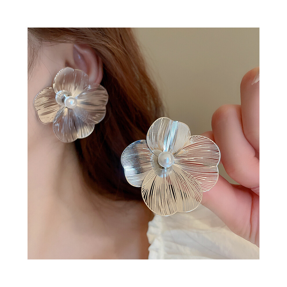 (205# Silver Needle-Silver-Hollow Flower Pearl) Silver Needle French Baroque Pearl Flower Tassel Earrings Fashionable Versatile Earrings Temperament L