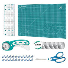 Rotary Cutter Set - Quilting Kit incl. 45mm Fabric Cutter, 5 Extra Rotary Blades, A2 Self Healing Cutting Mat, Acrylic Ruler and Sewing Clips,