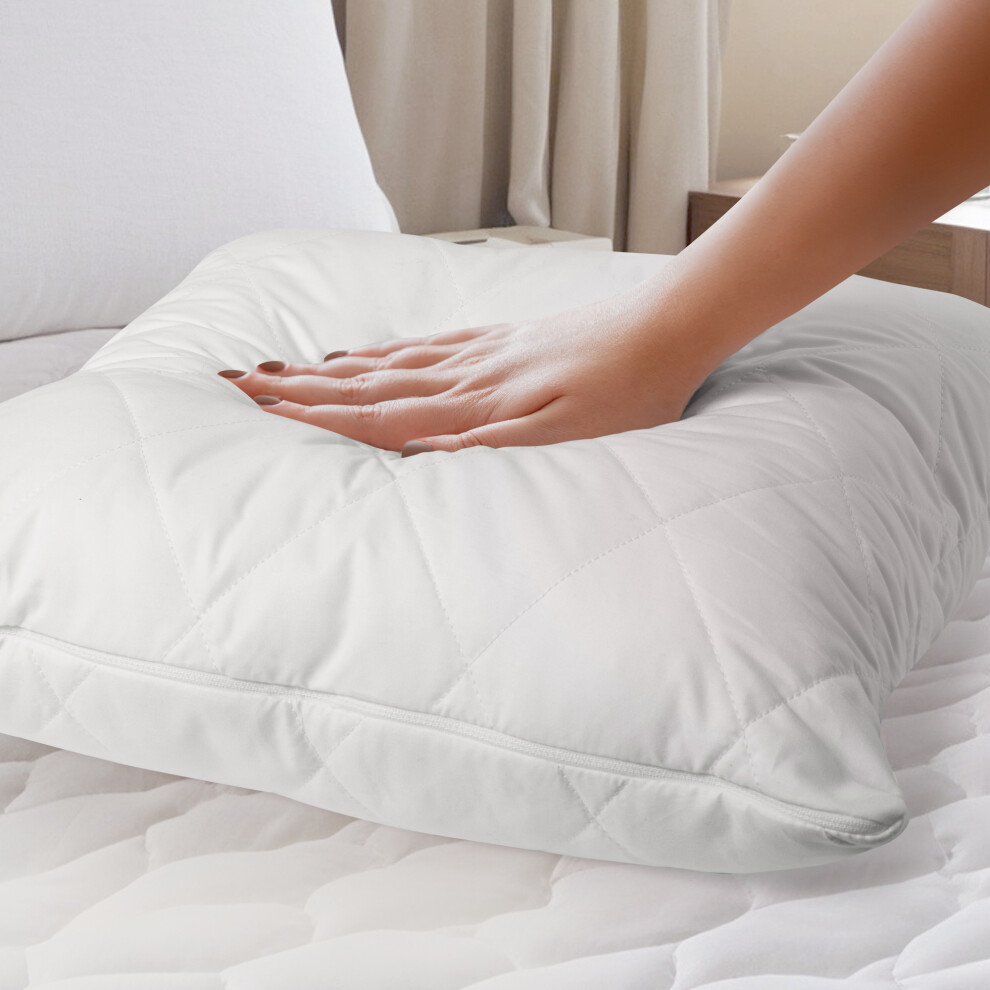Silentnight Quilted Cushion Inserts - Luxurious Cushions Pads with Quilted Cover, Bouncy Fibres, Hypoallergenic and Machine Washable - 45 x 45cm (18" x 18") - 2 Pack - Image 2