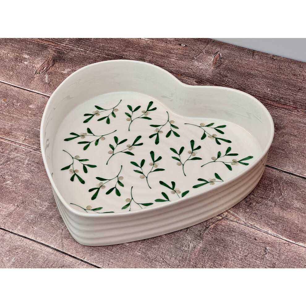Sophie Conran Mistletoe Patterned Heart Baking Dish, 28cm-image-OPC-PF56BJD-NEW
