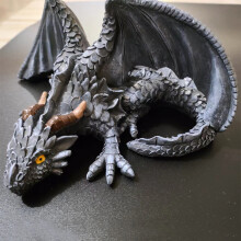 Garten Outdoor Gothic Dragon Squat Dragon Crouching Dragon Resin Sculpture Dekoration