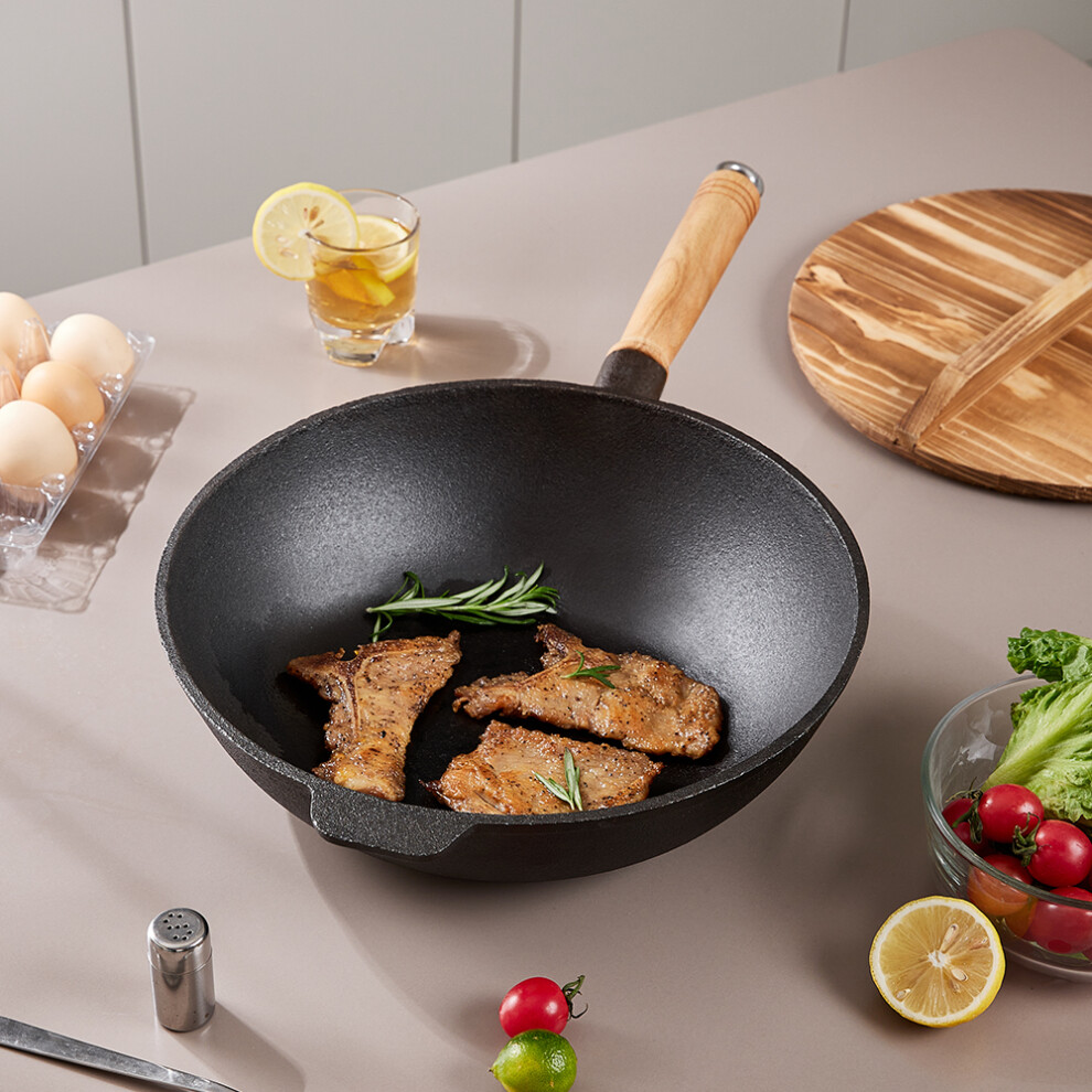 Round Cast Iron Sauce Pan Kitchen Braising Pan Versatile Frying Wok with Wood Handle and Lid