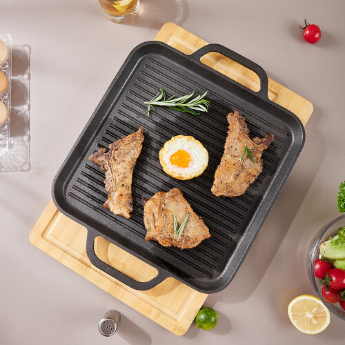 Living And Home Cast Iron Griddle Pan with Dual Handles 2