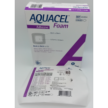 Aquacel Foam Adhesive 8cm x 8cm Box of 10 - REF: 420804