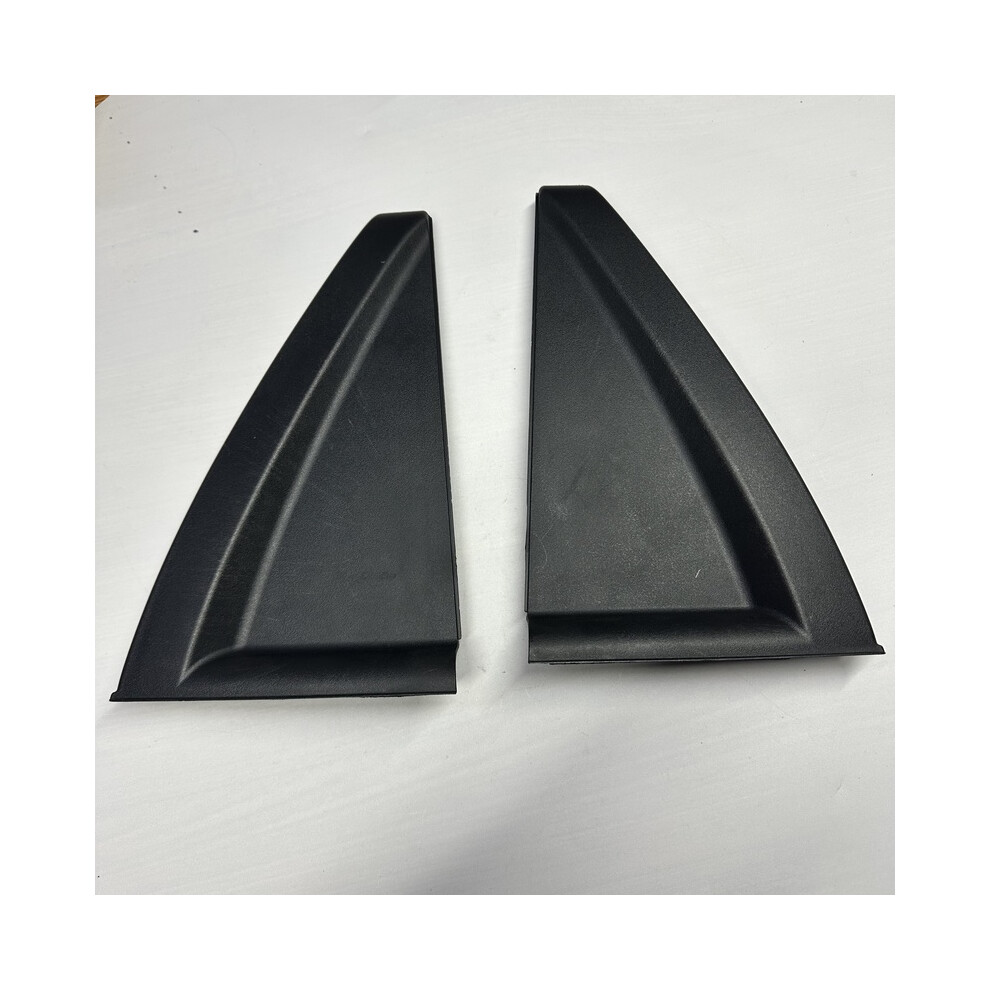 (Left) 838301F001 838401F001 Rear Door Outside Delta Moldings Triple-Cornered 9486291620393