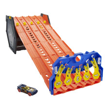 Set di pista Hot Wheels Roll Out Raceway, secchio per stoccaggio si srotola in pista a 5 corsie per gioco multi-auto, include 1 auto 1:64
