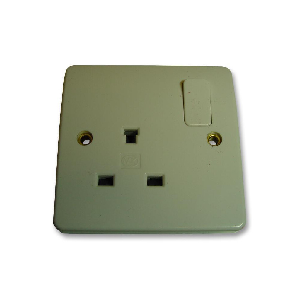 Mk - 13A 1 Gang Dp Non-Standard Switched Socket Outlet, White 5017490223074