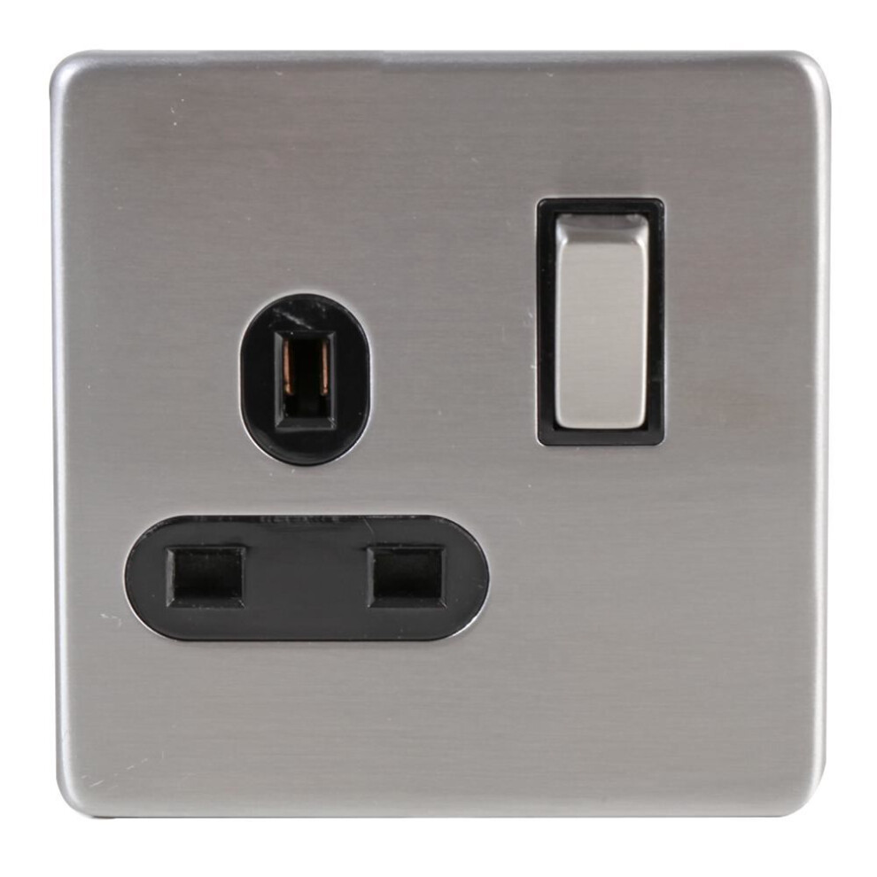 Pro Elec - Brushed Chrome 1-Gang Switched Socket 8800202382087