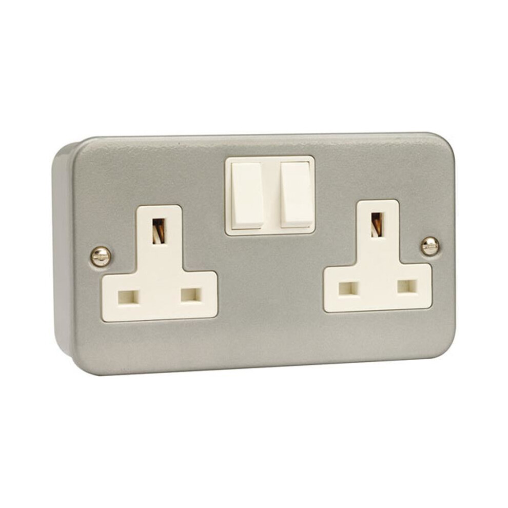 Click - 2 Gang Dp 13A Metal Clad Switched Socket 5060021991324