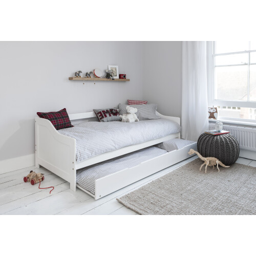 Noa and Nani Hove Day Bed with Pullout Trundle in Classic White 2