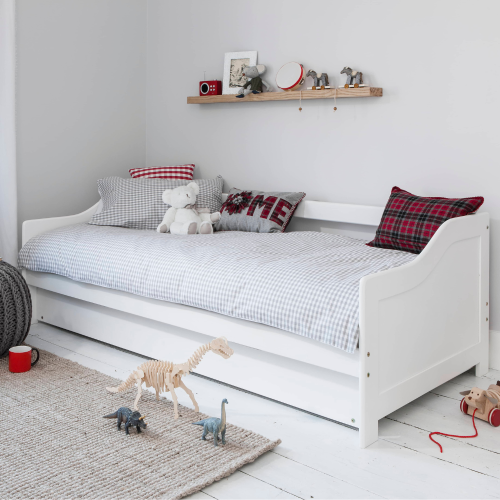 Noa and Nani Hove Day Bed with Pullout Trundle in Classic White