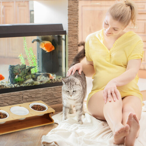 Futterstation für Katzen mit 3 Näpfen 2