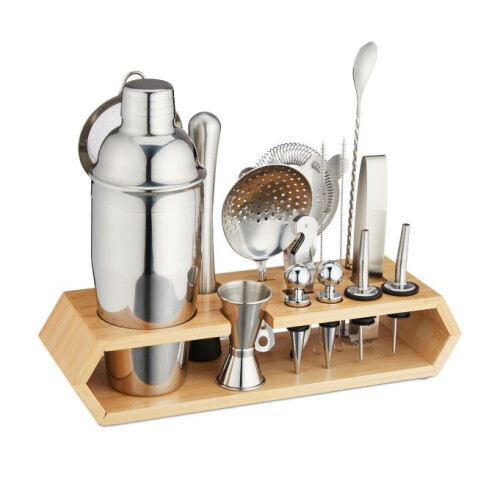 das 16-teilige Cocktailset mit Ständer