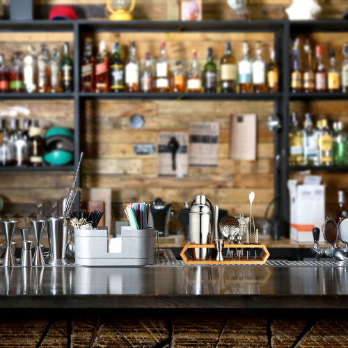 das 16-teilige Cocktailset mit Ständer 1