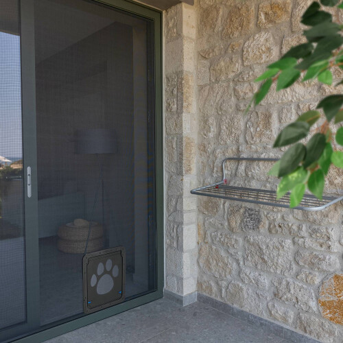 Pet flap for fly screen door 1