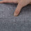 Grauer Hocker mit Stauraum 8