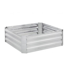 Erhöhtes Metallbett