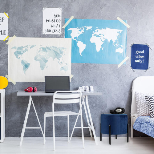 Hocker aus blauem Samt 1