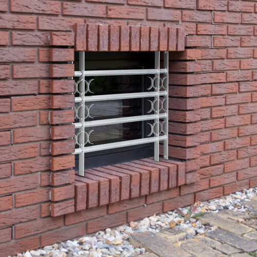 Burglary protection with extendable window grill 1