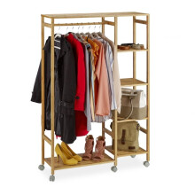 Rollgarderobe aus Bambus