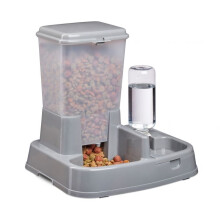 Futter- und Wasserspender
