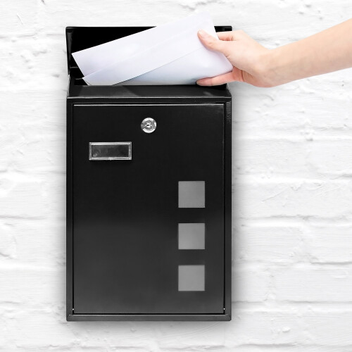 Briefkasten mit 3 quadratischen Sichtfenstern 1