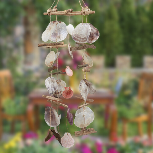 Carillon éolien en bois flotté avec coquillages 1