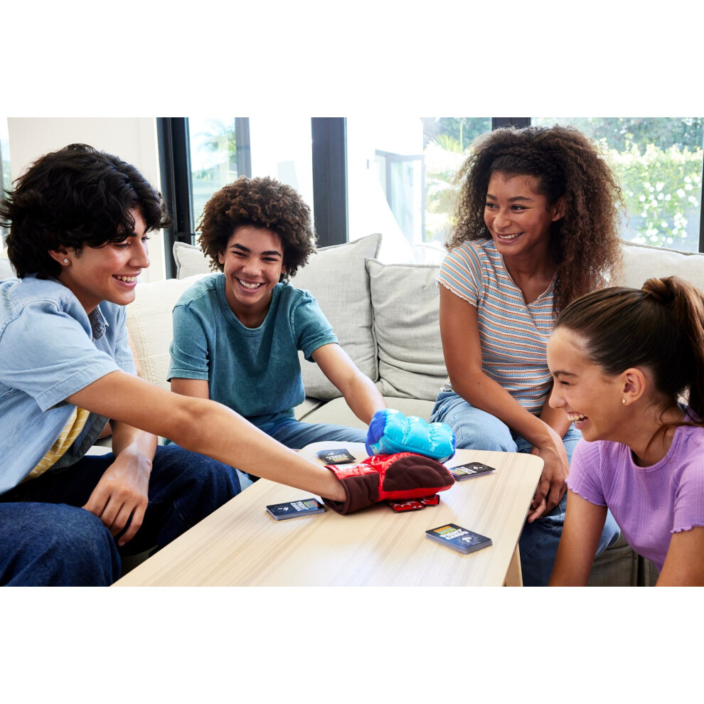 Mattel Games Rock ‘Em Sock ‘Em Robots Fight Cards
