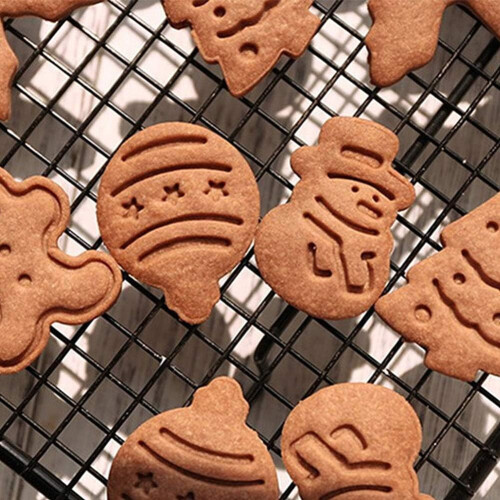 12PCS Cookie Shape Christmas Cookie Cutter Set Kids Cookie Shape Cookie Cutter Set with Ejector Interesting Decorations 1