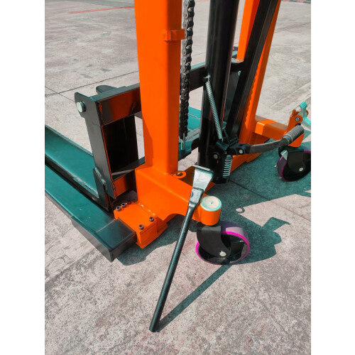 Adjustable Manual Straddle Stacker 1.5T 1.6M (Wide Leg Lifting Truck) 1
