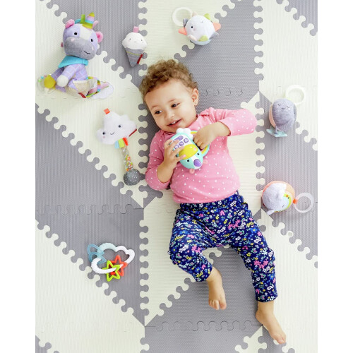 Skip Hop Zoo Unicorn Phone 2
