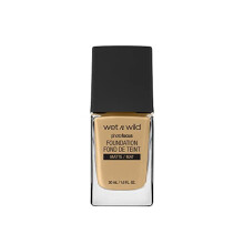 Wet 'n' Wild, Photo Focus Foundation Matte, High-coverage Foundation with Light-adjusting Complex for a White Cast-free Effect and a Camera-ready