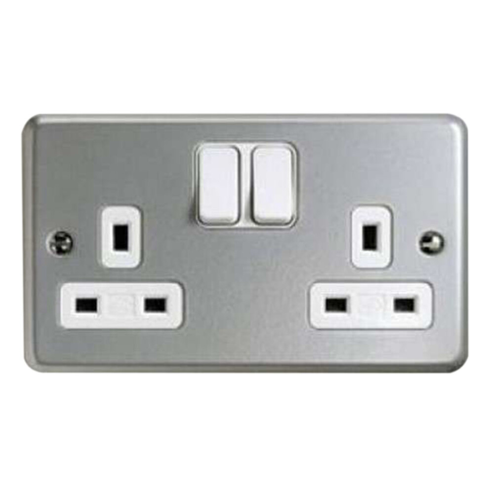 MK 13A 2G Switched Socket Metal Clad