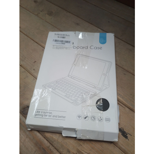OPENED BOX NEVER USED SOPPY iPad Keyboard Case with Touchpad, Bluetooth Keyboard for iPad 1