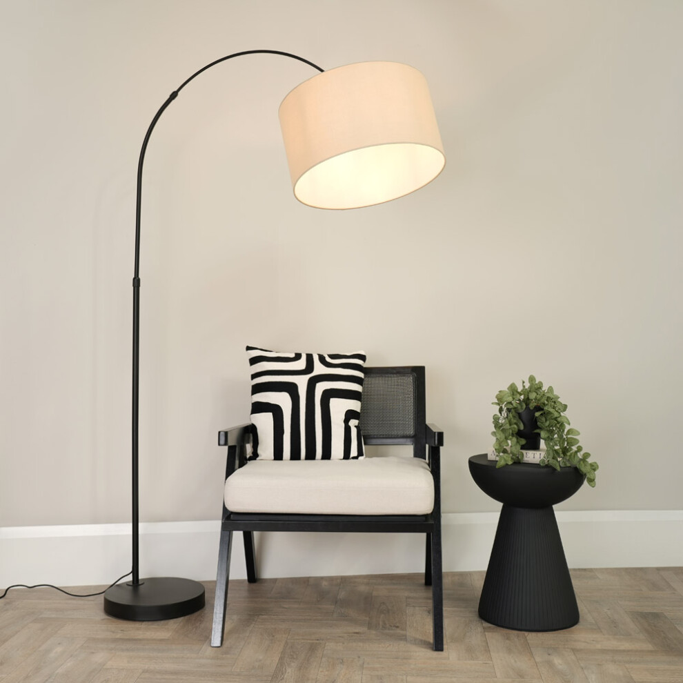 ValueLights Louis Black Arched Curved Floor Lamp with Natural Shade