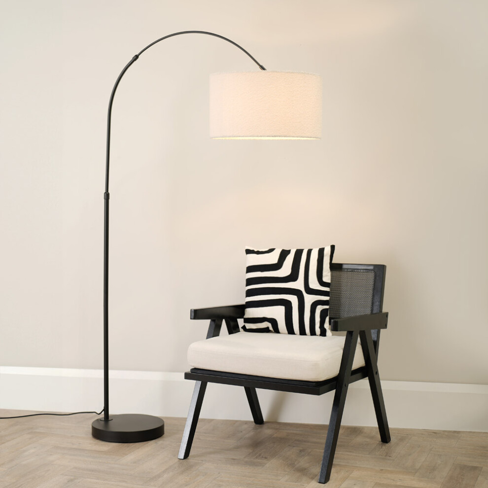 ValueLights Louis Black Arched Floor Lamp with Cream Boucle Shade