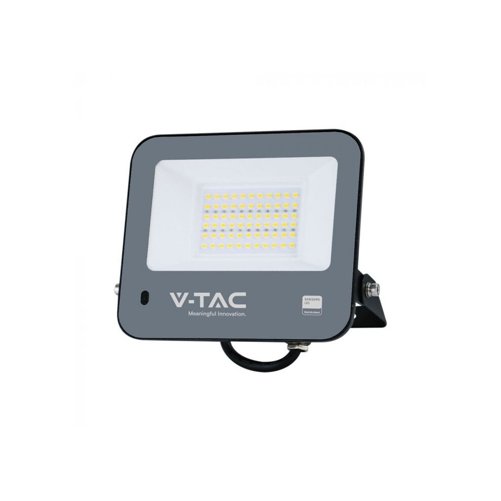 VT-44032PS 30W PHOTOCELL SENSOR FLOODLIGHT-SAMSUNG CHIP(1M WIRE) CCT:6500K BLACK BODY 120LM/W