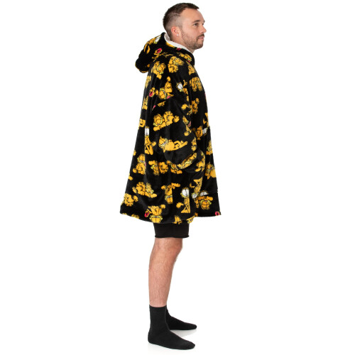Garfield Blanket Hoodie (Unisex Black) 1