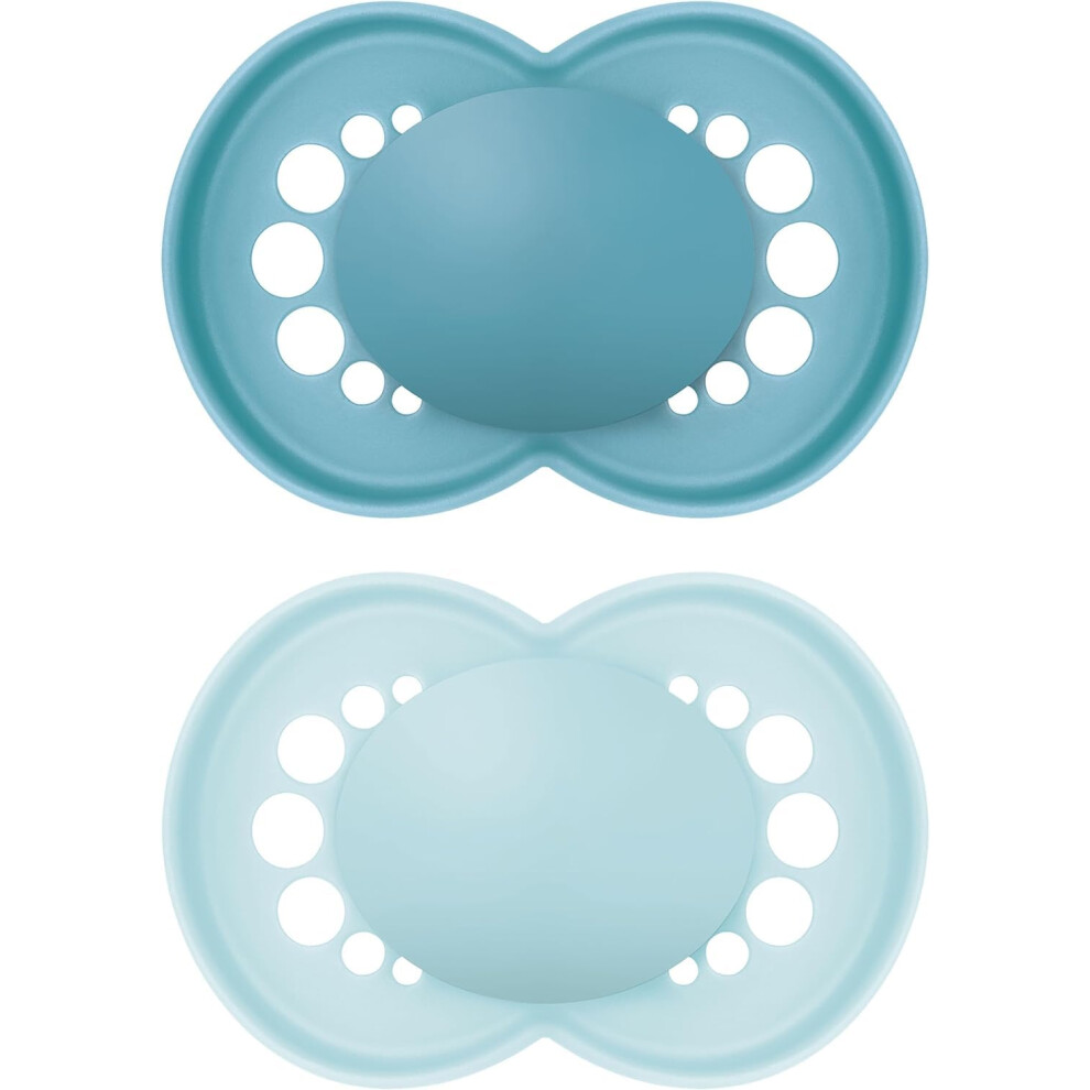 MAM Original Soother 6+ Months (Pack of 2), Baby Soother Made from Sustainable Material, SkinSoft Silicone Teat, with MAM Soother Case, Blue (Designs