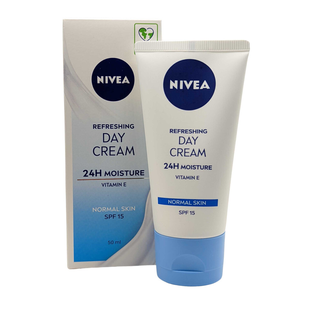 Nivea Daily Essentials Light Moisturising Day Cream Spf 15, 50Ml