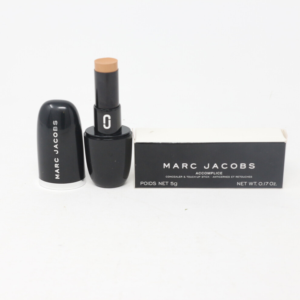 (Tan 40) Marc Jacobs Accomplice Concealer & Touch-Up Stick  0.17oz/5g New With Box