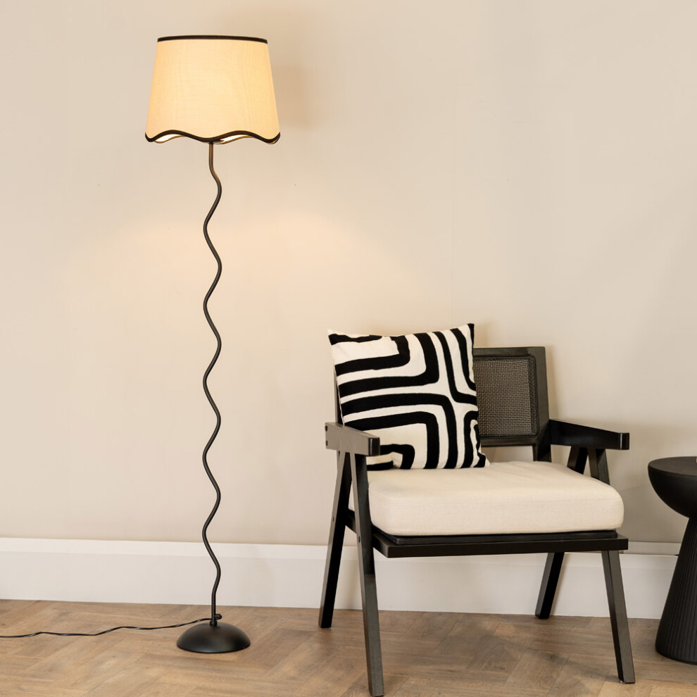 ValueLights Wiggle Black Linen Scallop Black Trim Tapered Floor Lamp