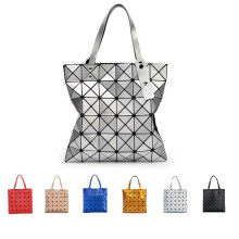 (Silver) Women's shoulder bag 6 * 6 lattice pearlescent Pu matte diamond folded geometric diamond lattice one shoulder handbag