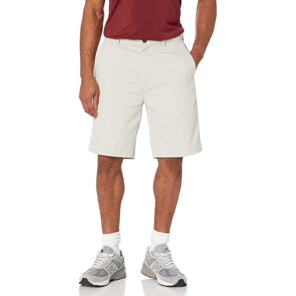 Amazon Essentials Mens classic-Fit 9 Short  Silver  44