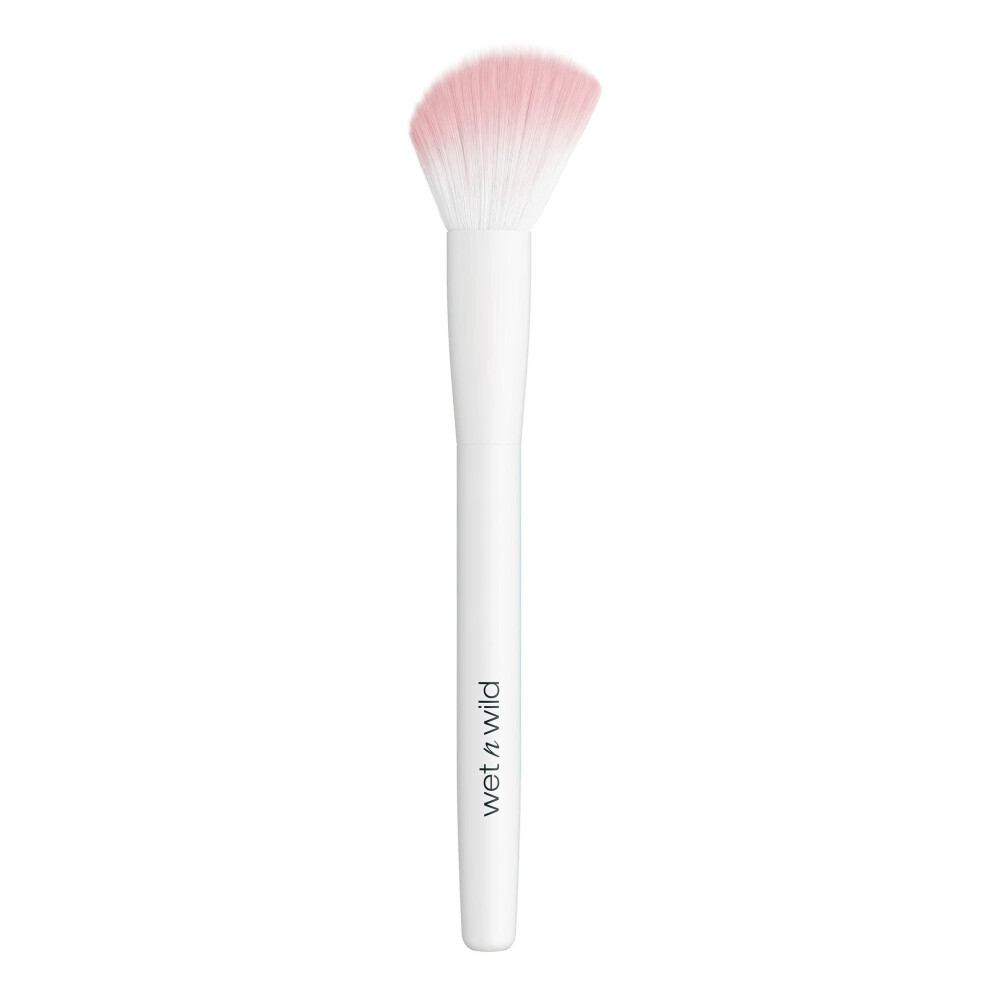 wet n wild Contour Brush  Makeup brush for Sculpting  Highlighting  Bl