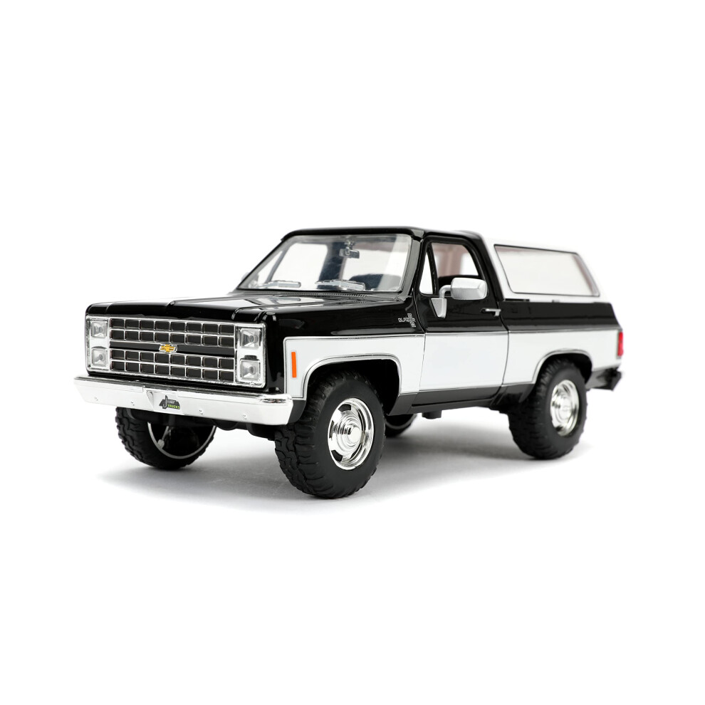 Jada Toys 1980 Chevy Blazer K5 Black/White 1:24 Die - Cast Vehicle